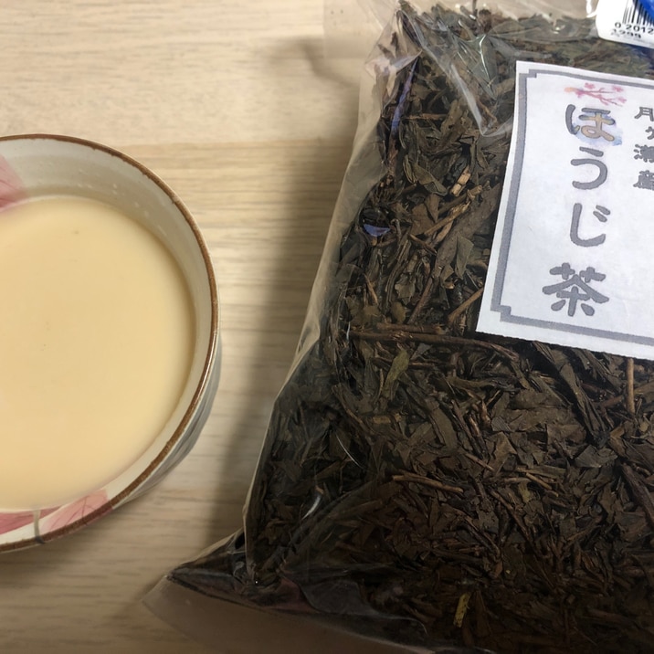 おうちで簡単♪黒糖ほうじ茶ラテ